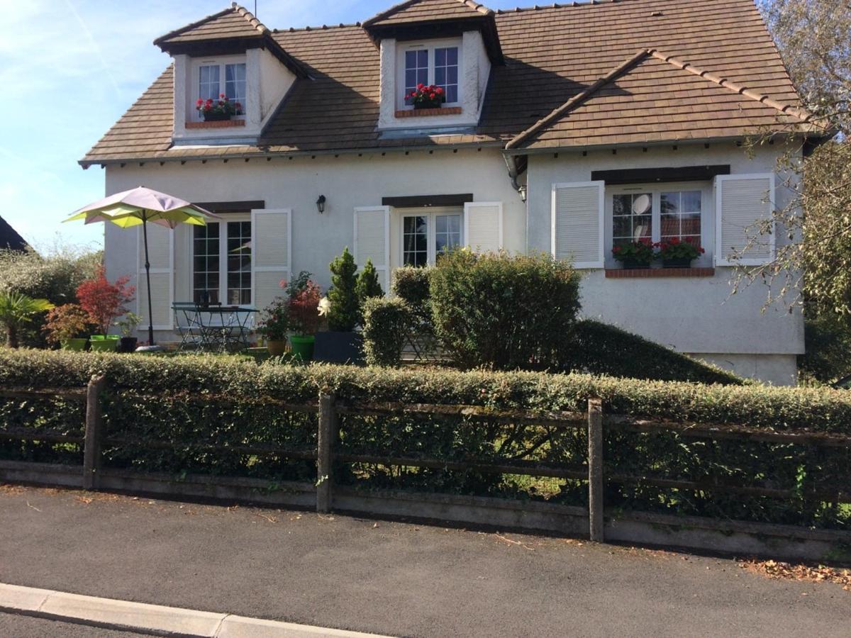 Clos Du Bourg Bed and Breakfast Saint-Cyr-en-Val Exteriör bild